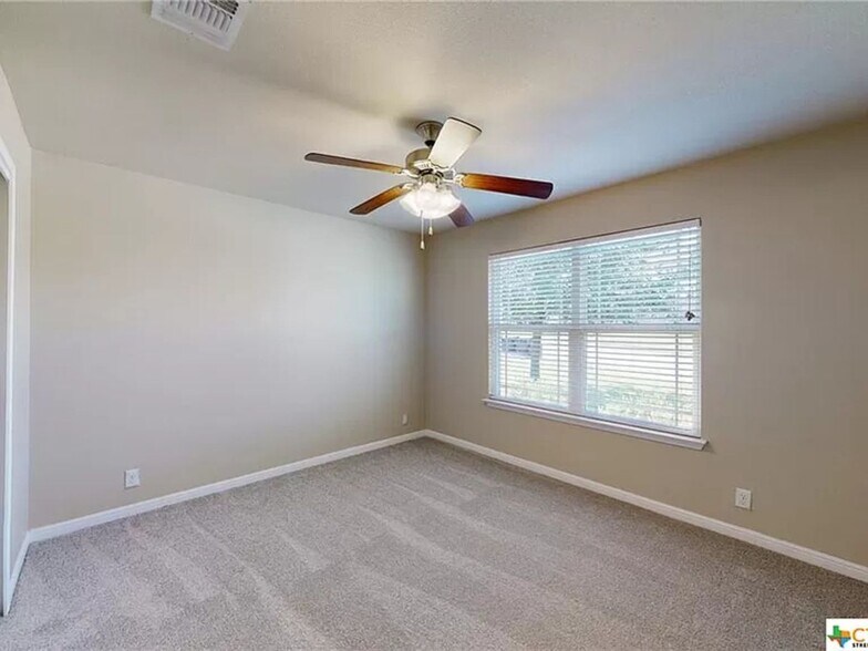 Building Photo - 103 Frio River Trail