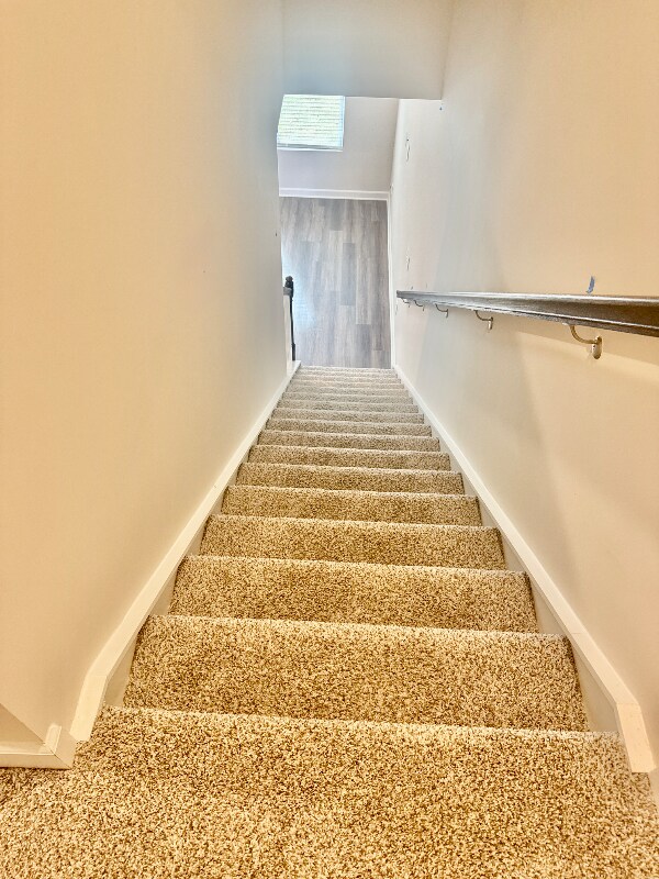 Building Photo - 4159 Smt Wds Dr