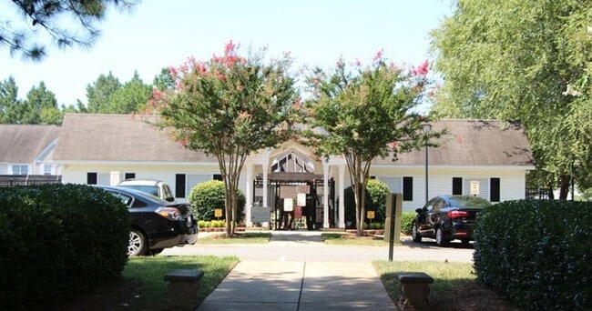 Building Photo - 10165 Forest Landing Dr