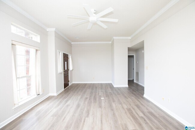 Building Photo - 123 Braxton Way