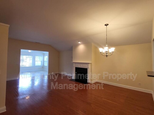 Building Photo - 117 Cottage Club Dr