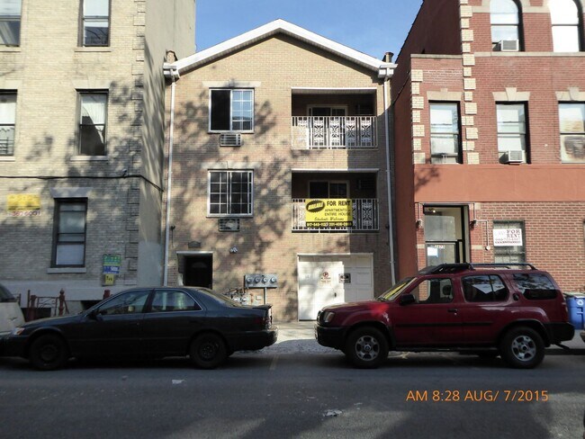 Building Photo - 2471 Belmont Ave