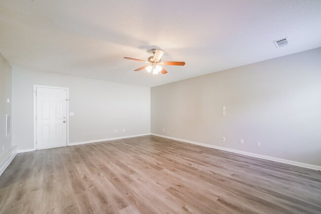 Building Photo - 6938 Foxmoor Way