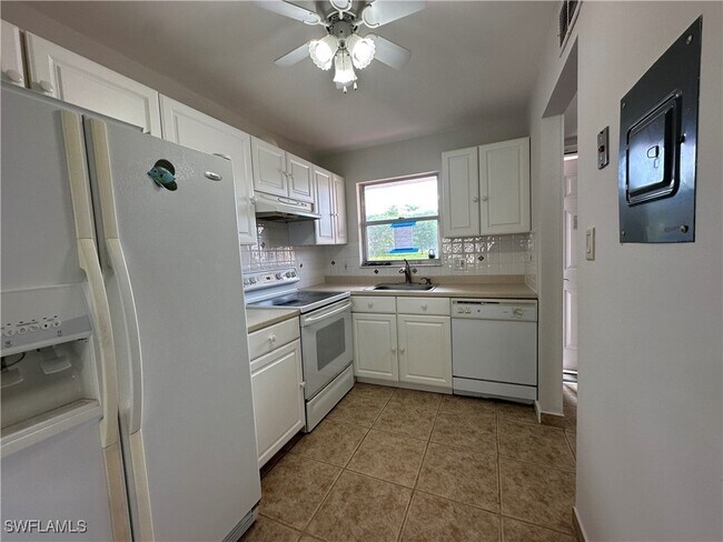 Building Photo - 170 Turtle Lake Ct