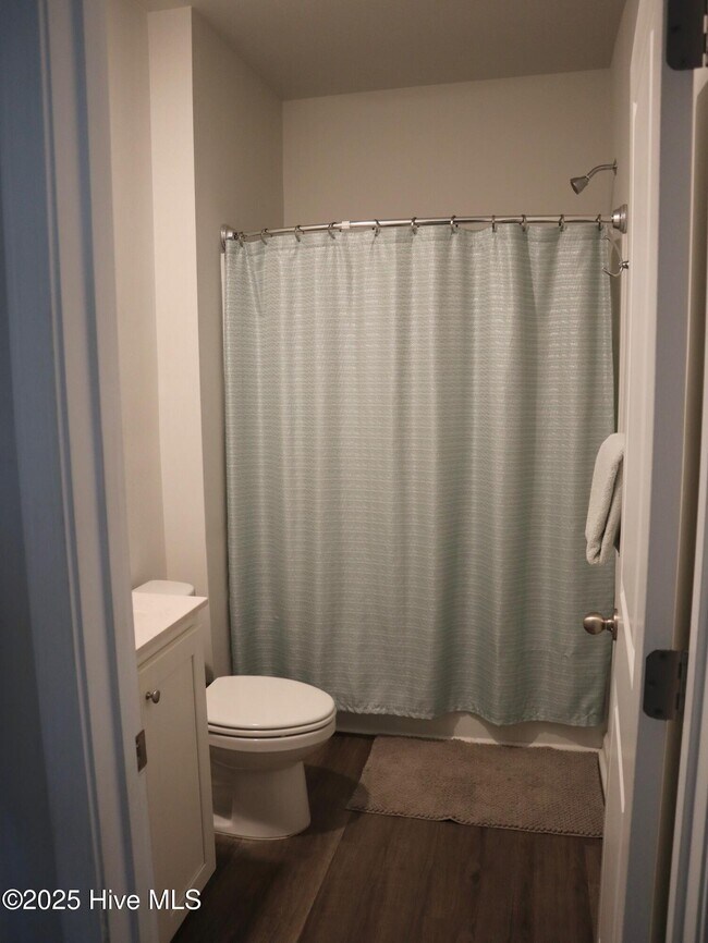 Building Photo - 404 Willet Ct