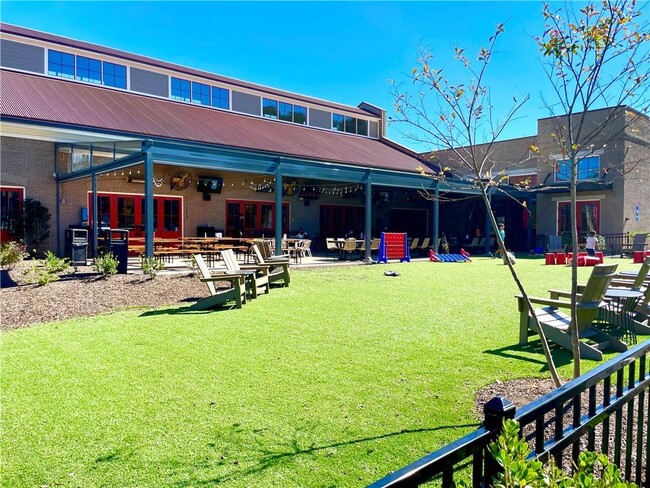 Building Photo - 245 Willow Springs Dr