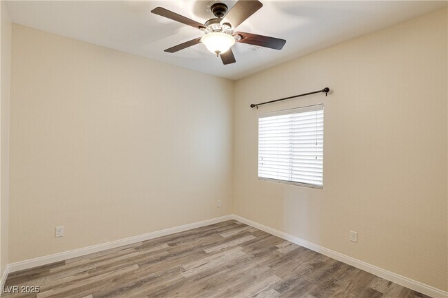 Building Photo - 10068 Emerald Edgewater Ct