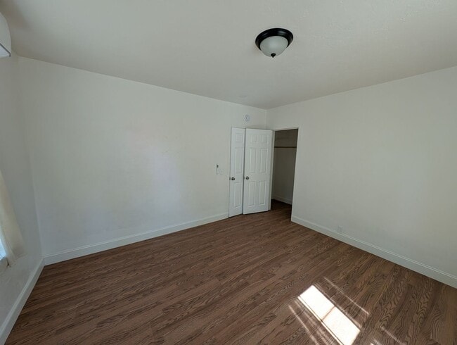 Building Photo - 604 Loma St