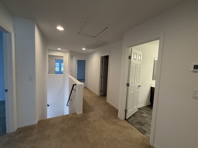 Building Photo - 7869 Tyrell Peaks St