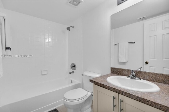 Building Photo - 9785 Nob Hill Ct