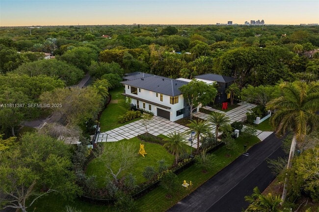 Building Photo - 12500 SW 64th Ave