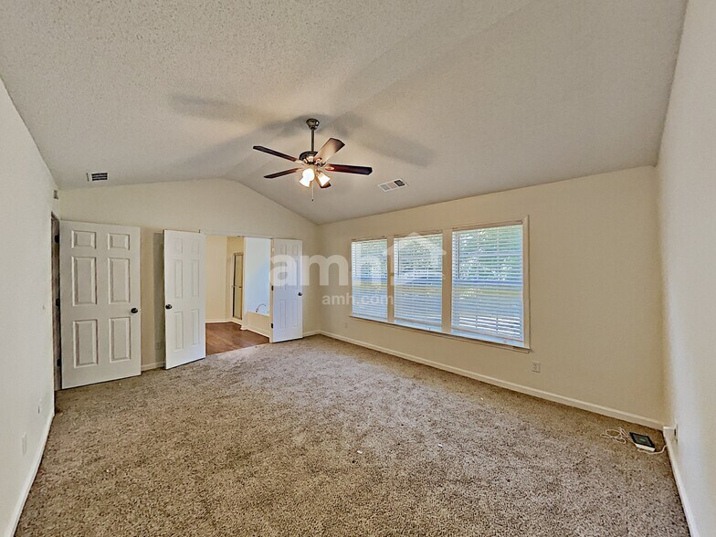 Building Photo - 3410 Spindletop Dr NW