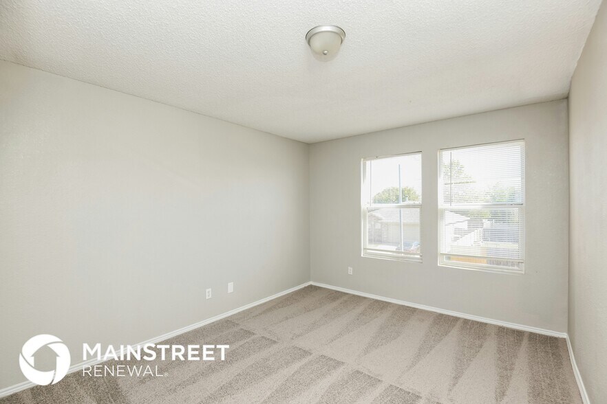 Building Photo - 8768 Stonebriar Ln