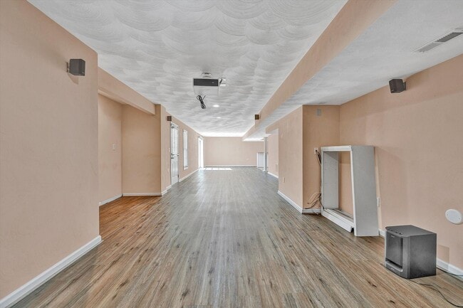 Building Photo - 1147 Belcroft Court
