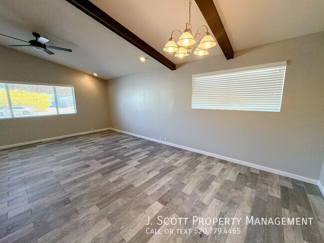 Building Photo - 3914 E Becker Ln