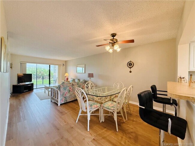 Building Photo - 9490 S Ocean Dr