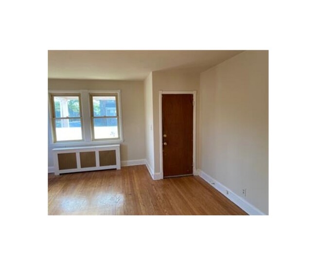 Building Photo - 823 N Woodington Rd