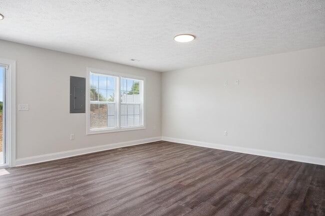 Building Photo - 445 Skylar Dr