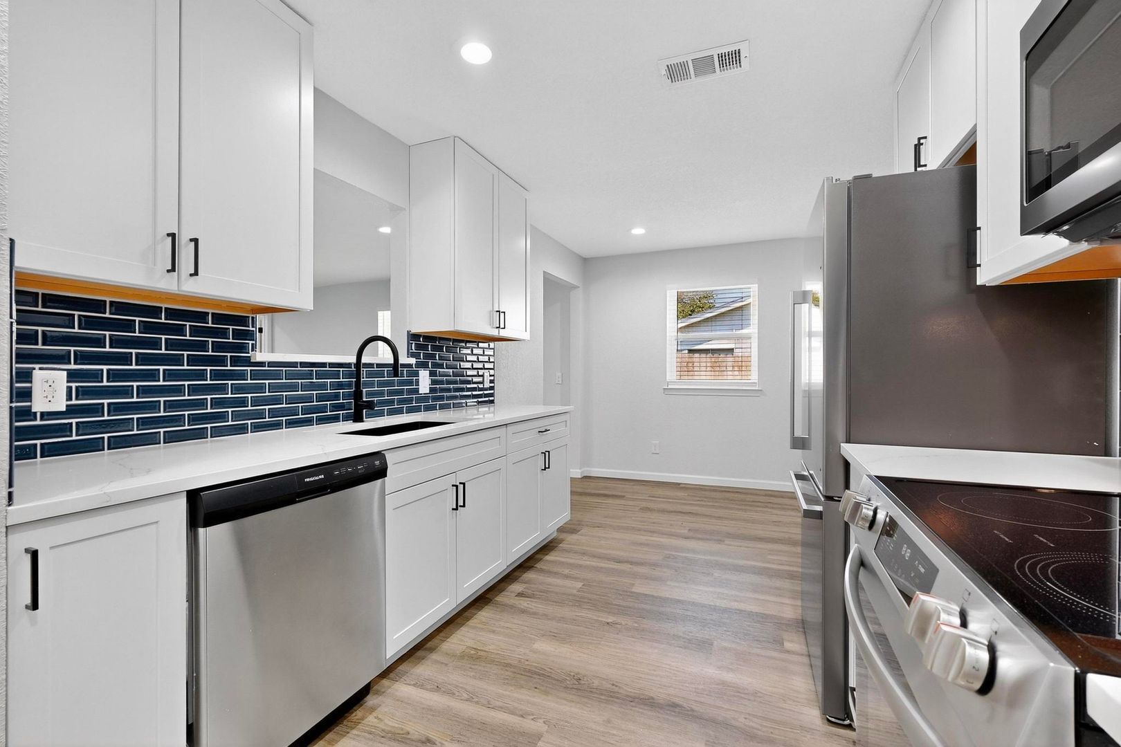 Building Photo - 903 Ravenswood Dr