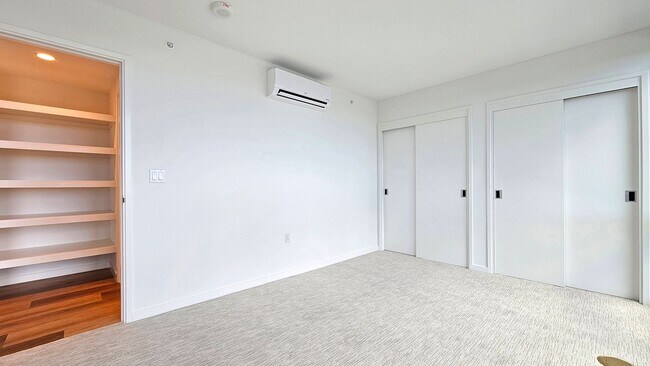 Building Photo - Brand New Condo on Keeaumoku - 1 BR/1 BA/1...