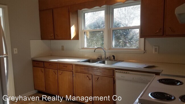 Building Photo - 3 br, 2 bath House - 4803 Orchard View Ave
