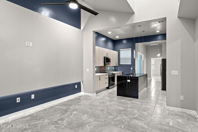 Building Photo - 4358 Capistrano Ave