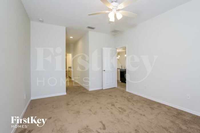 Building Photo - 2594 Dalhart Ave