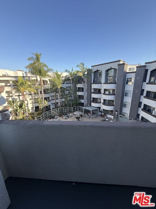 Building Photo - 7660 Beverly Blvd