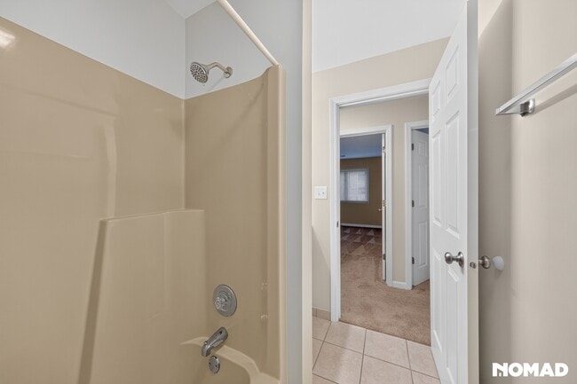 Building Photo - 1420 Stonebridge Cir
