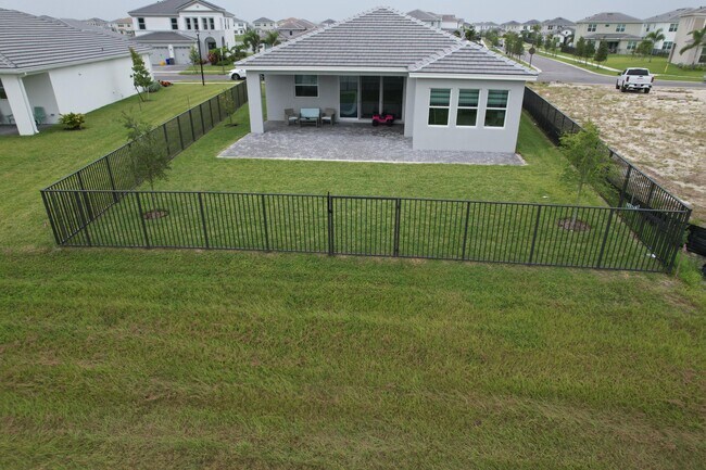 Building Photo - 14075 Spruce Pne Dr