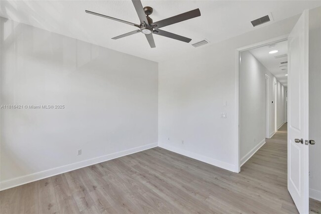 Building Photo - 600 SW 8th St