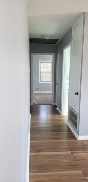 Hallway - 4108 Parkway Dr