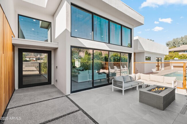 Building Photo - 5156 N 45th Pl