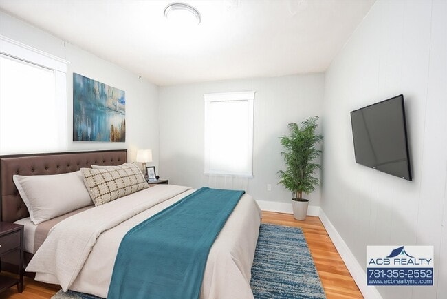 Building Photo - 10 Mattakeeset St