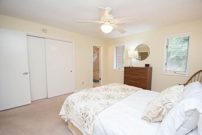 Building Photo - 106 Wexford Way