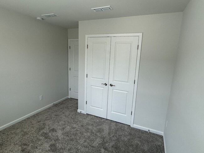 Building Photo - NEW 4 bed/3.5 bath townhome for rent in Apex
