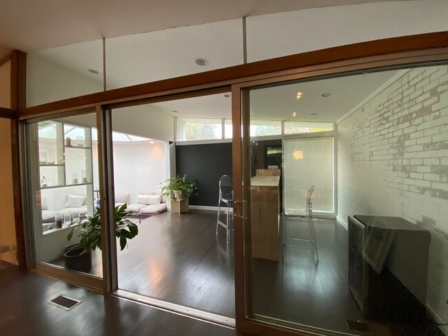 Building Photo - 2104 Zuppke Dr