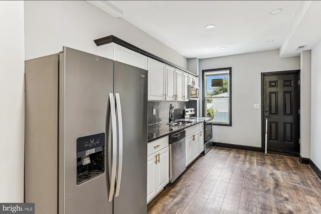 Building Photo - 1820 Walbrook Ave