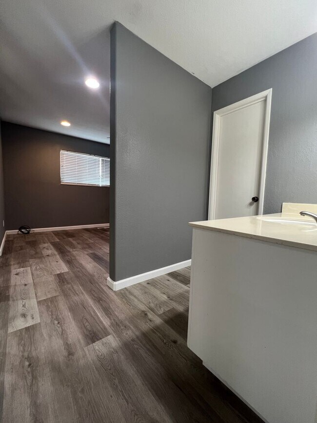 Building Photo - 3214 Harbour Dr
