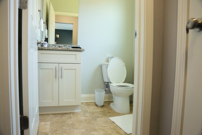 Building Photo - 701 McWilliams Rd SE