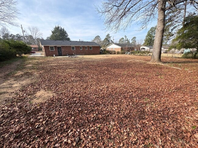 Building Photo - 532 Dove St