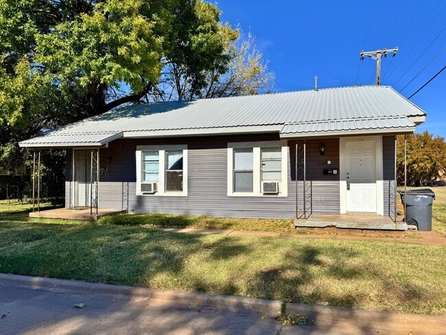 Primary Photo - 2104 Ave A