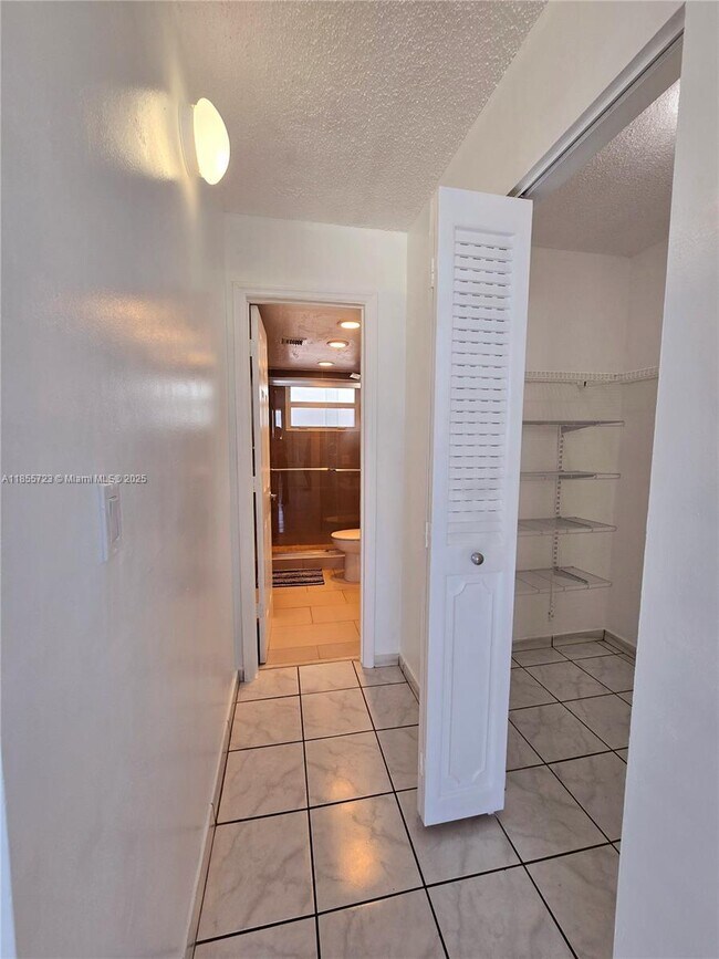 Building Photo - 7440 Harding Ave