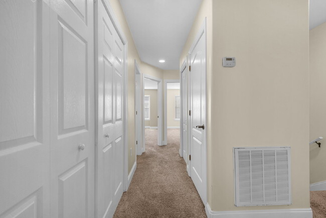 Building Photo - "Charming 3-Bedroom Townhouse Oasis in Destin!"