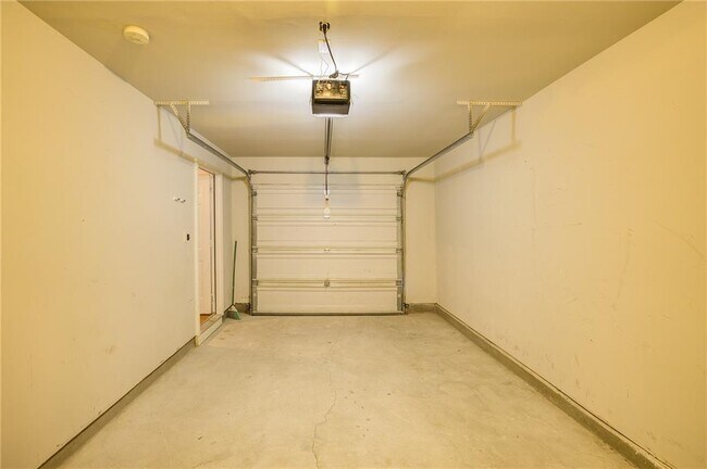 Building Photo - 2161 Meadow Peak Rd