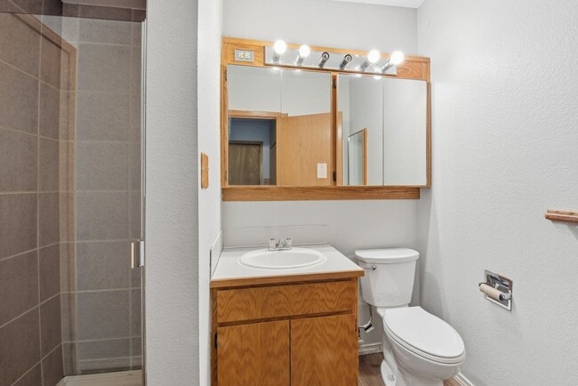 Building Photo - 3Bd/1.75Ba Bellevue House