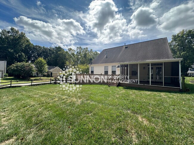 Building Photo - 4 Bedroom Home Near Birkdale Village