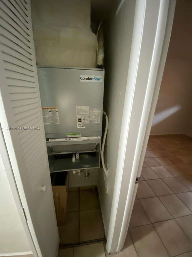 Building Photo - 4655 Palm Ave