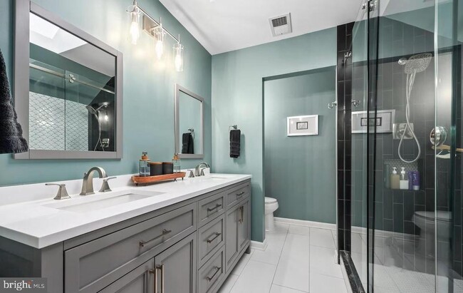 Building Photo - 18505 Cabin Rd