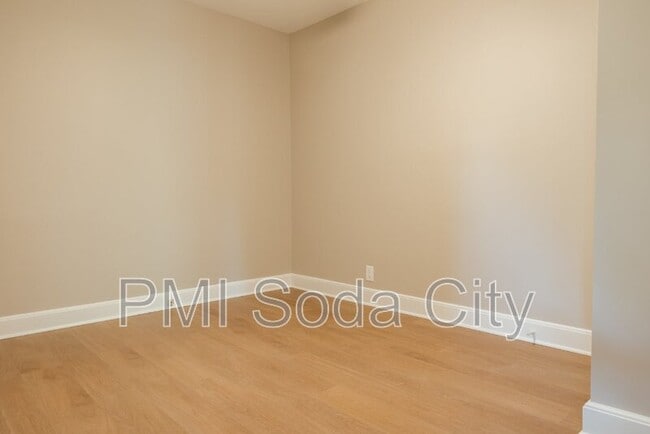 Building Photo - 332 Guilford St